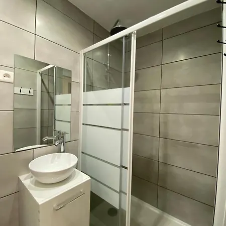 A Mai Hyper Centre, 26 Rue Saint Dizier *